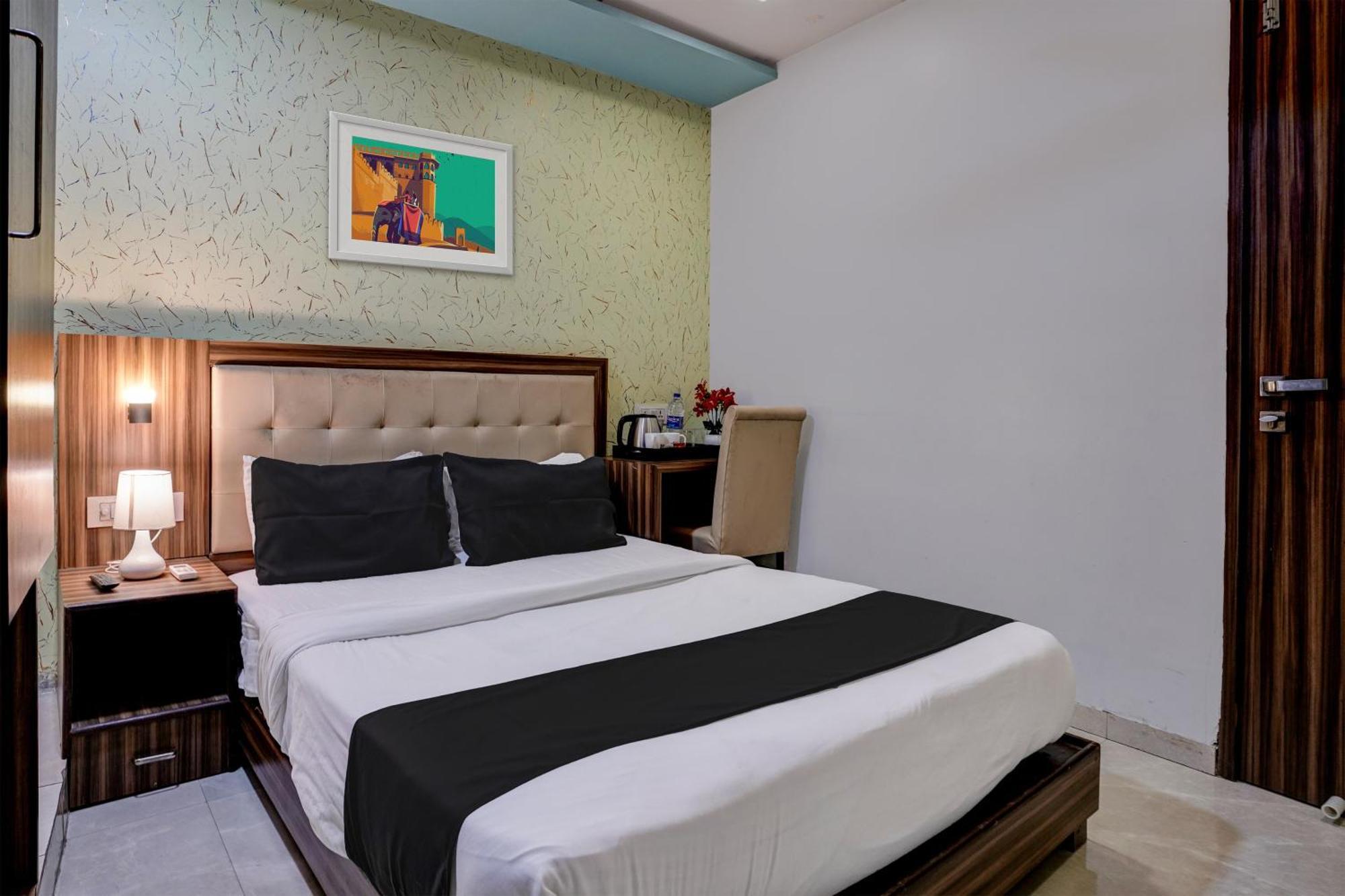 Oyo Hotel Blue Sapphire Residency Near Chhatrapati Shivaji International Airport Mumbai Exterior photo